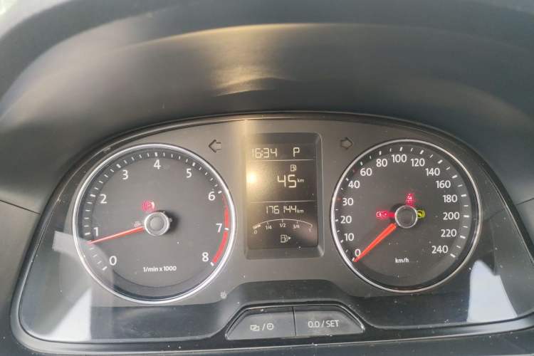 Used Volkswagen Lavida 2013 Restyled Classic 1.6L Automatic Comfort Edition Instrument Cluster