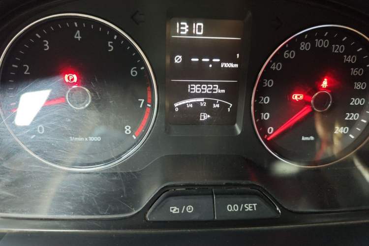 Used Volkswagen Lavida 2013 Restyled Classic 1.6L Manual Comfort Edition Instrument Cluster
