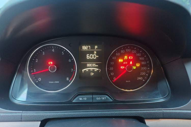 Used Volkswagen Lavida 2013 Restyled Classic 1.6L Automatic Comfort Edition Instrument Cluster