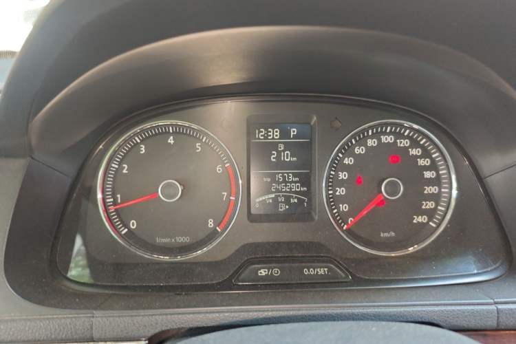 Used Volkswagen Lavida 2013 1.4TSI DSG Comfort Edition Instrument Cluster