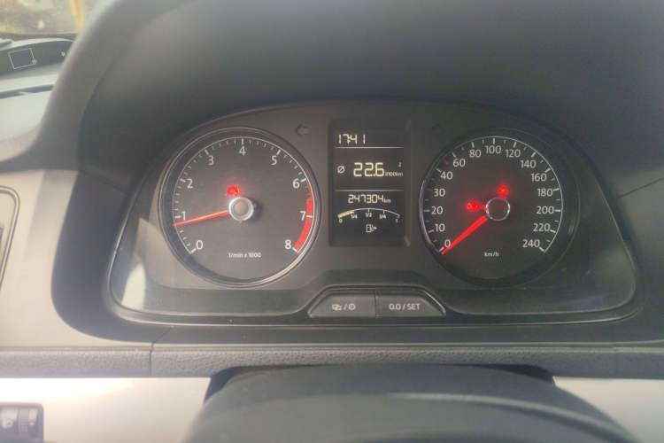 Used Volkswagen Lavida 2013 Revised Classic 1.6L Manual Fashion Edition Instrument Cluster