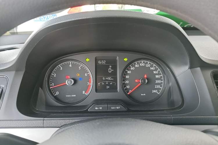 Used Volkswagen Lavida 2013 Revised Classic 1.6L Manual Fashion Edition Instrument Cluster