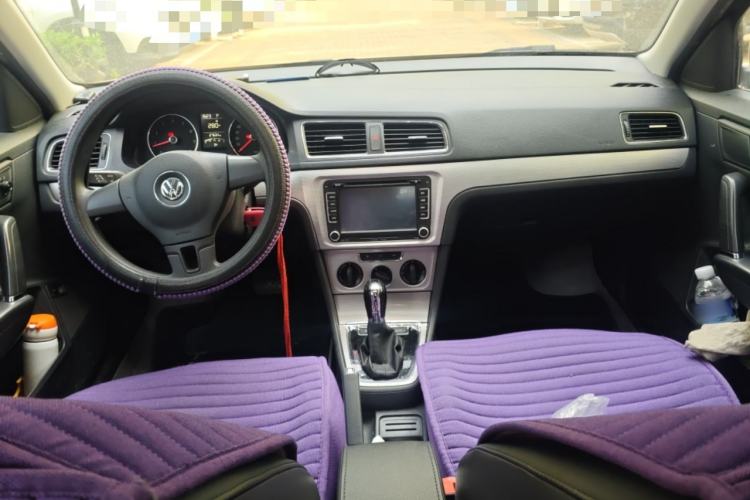 Used Volkswagen Lavida 2013 Restyled Classic 1.6L Automatic Comfort Edition Interior 2
