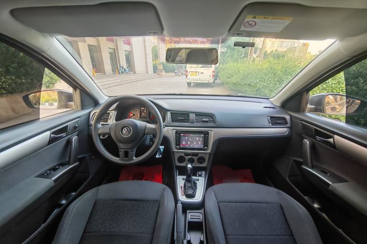 Used Volkswagen Lavida 2013 Revised Classic 1.6L Automatic Fashion Edition Interior 2