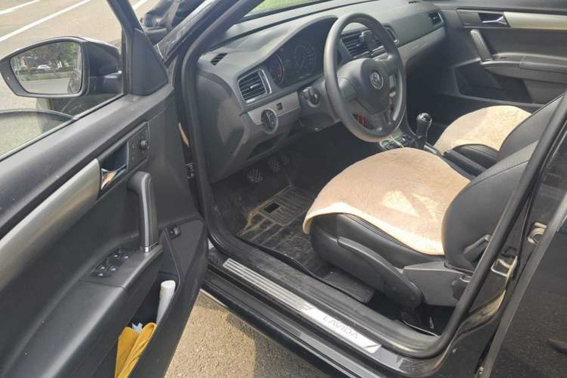 Used Volkswagen Lavida 2013 1.6L Manual Comfort Edition Interior 3
