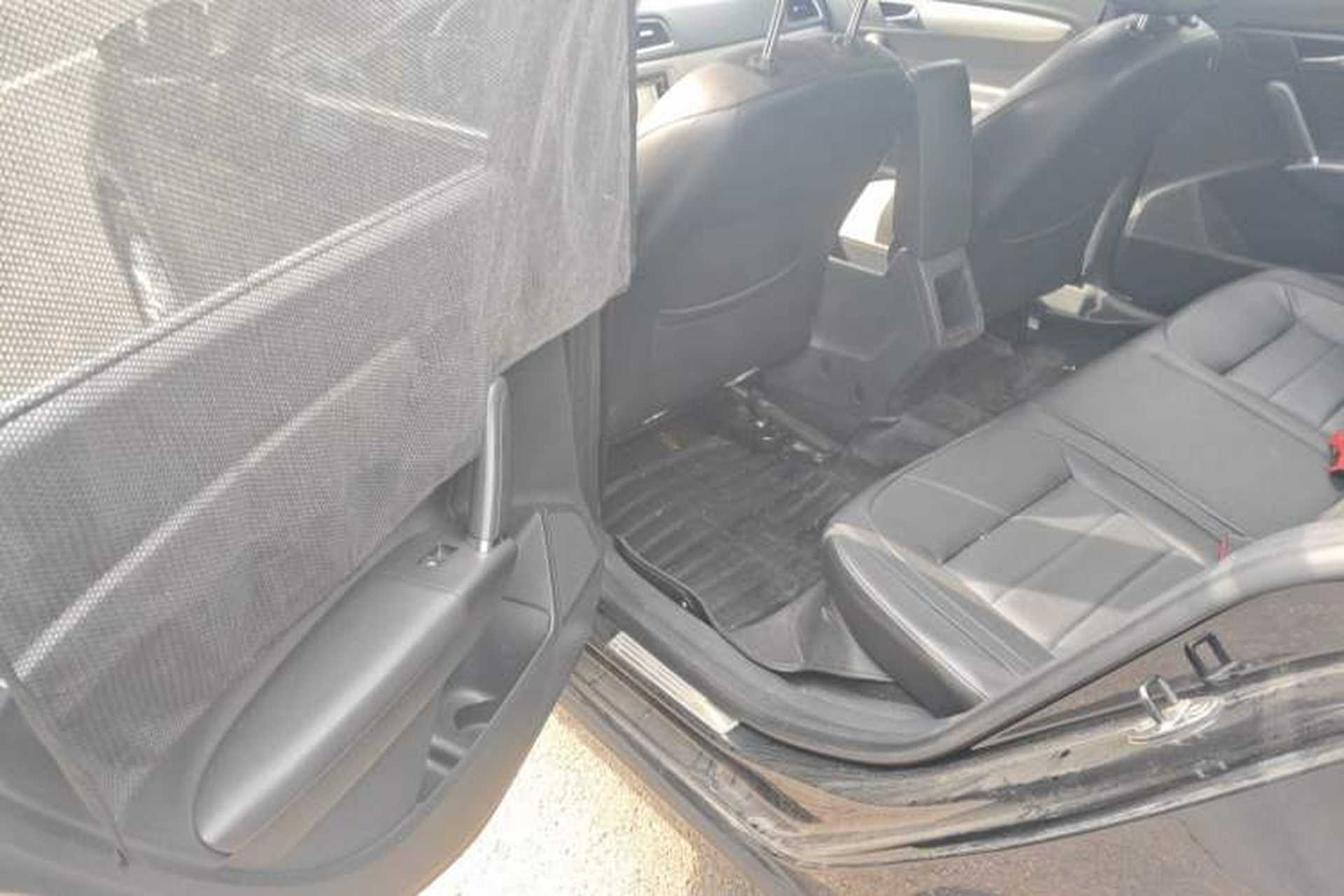Used Volkswagen Lavida 2013 1.6L Manual Comfort Edition Interior 4
