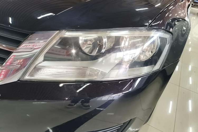 Used Volkswagen Lavida 2013 Revised Classic 1.6L Manual Fashion Edition Left Front Headlight