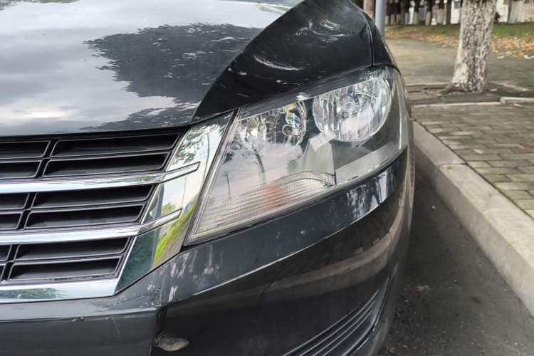 Used Volkswagen Lavida 2013 Revised Classic 1.6L Manual Fashion Edition Left Front Headlight
