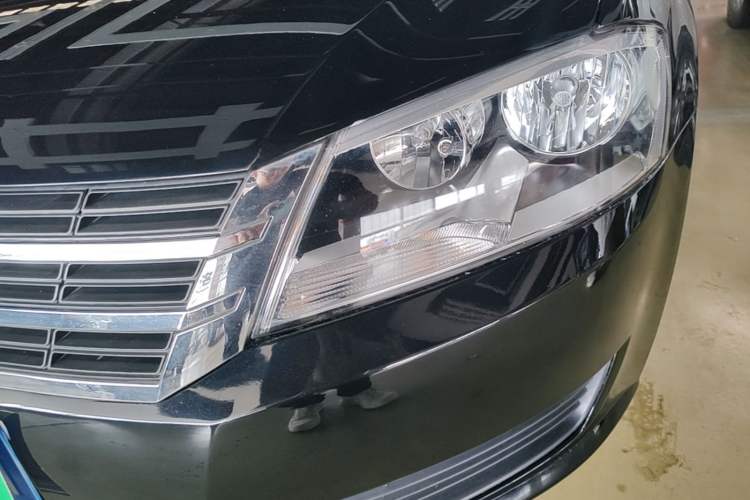 Used Volkswagen Lavida 2013 Revised Classic 1.6L Automatic Fashion Edition Left Front Headlight