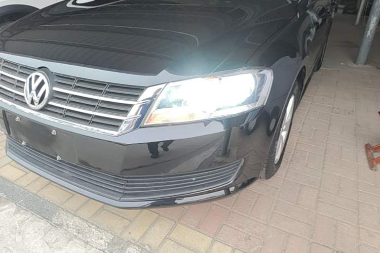 Used Volkswagen Lavida 2013 Revised Classic 1.6L Manual Fashion Edition Left Front Headlight