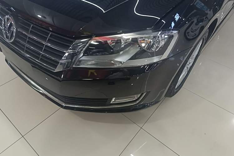 Used Volkswagen Lavida 2013 Restyled Classic 1.6L Manual Comfort Edition Left Front Headlight