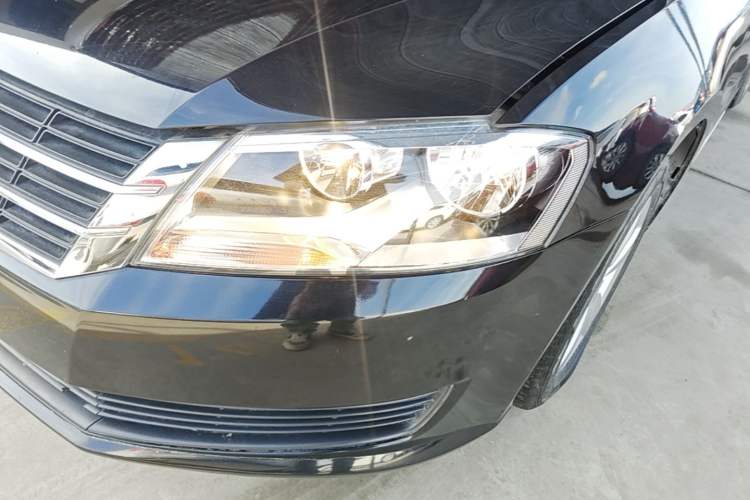 Used Volkswagen Lavida 2013 Revised Classic 1.6L Manual Fashion Edition Left Front Headlight