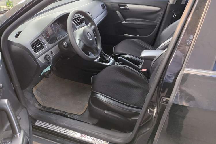 Used Volkswagen Lavida 2013 Revised Version 1.4 TSI DSG Comfort Edition Left Front Seat