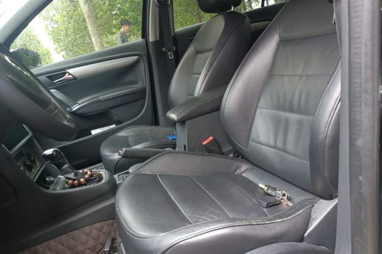 Used Volkswagen Lavida 2013 1.4TSI DSG Comfort Edition Left Front Seat