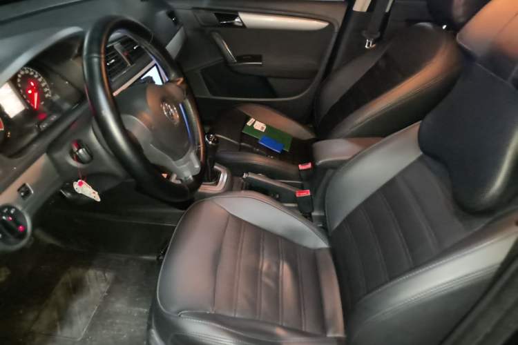 Used Volkswagen Lavida 2013 Revised Classic 1.6L Manual Fashion Edition Left Front Seat
