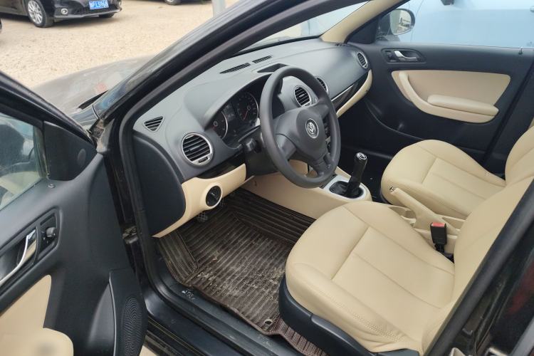 Used Volkswagen Lavida 2013 Classic 1.6L Manual Fashion Edition Left Front Seat