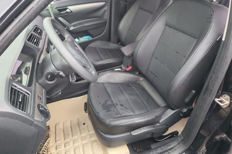 Used Volkswagen Lavida 2013 1.6L Automatic Comfort Edition Left Front Seat