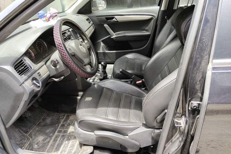 Used Volkswagen Lavida 2013 1.4 TSI Manual Luxury Edition Left Front Seat