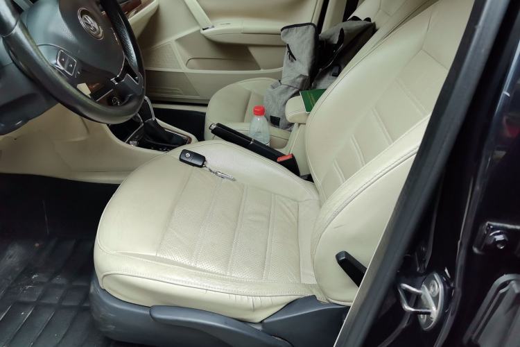 Used Volkswagen Lavida 2013 1.4TSI DSG Luxury Edition Left Front Seat