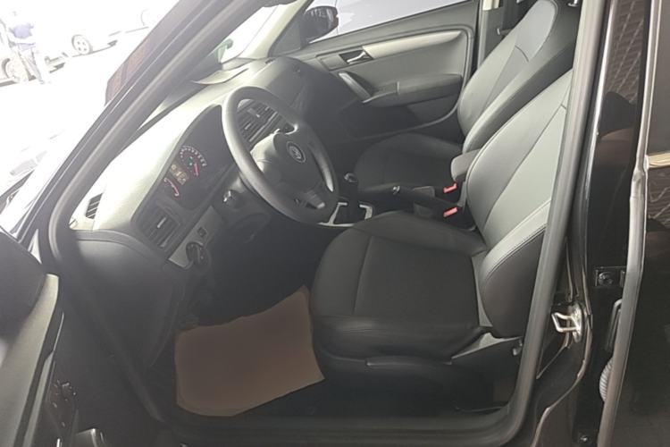 Used Volkswagen Lavida 2013 Revised Classic 1.6L Manual Fashion Edition Left Front Seat