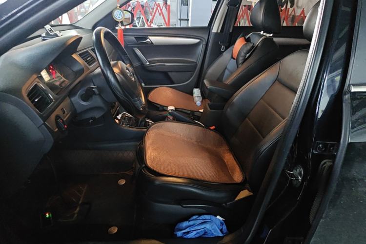 Used Volkswagen Lavida 2013 1.6L Manual Comfort Edition Left Front Seat