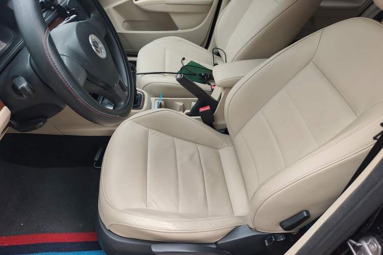 Used Volkswagen Lavida 2013 Restyled Classic 1.6L Manual Comfort Edition Left Front Seat