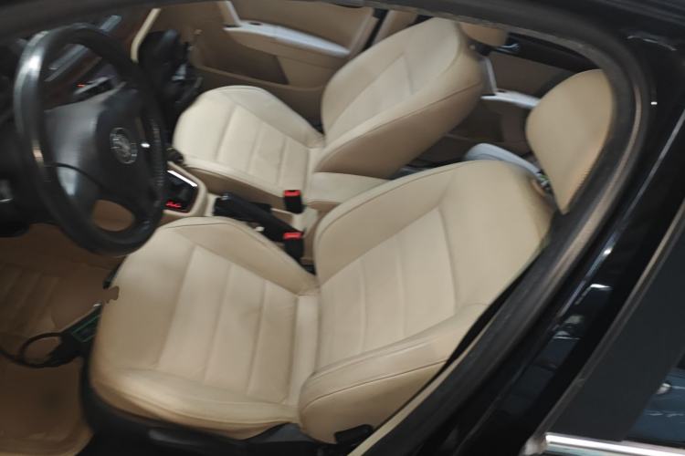 Used Volkswagen Lavida 2013 Revised Version 1.4 TSI DSG Comfort Edition Left Front Seat