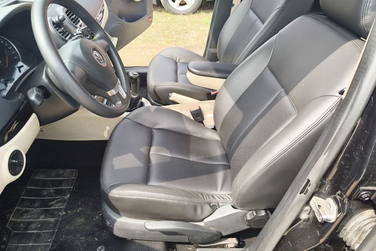 Used Volkswagen Lavida 2013 1.6L Manual Fashion Edition Left Front Seat