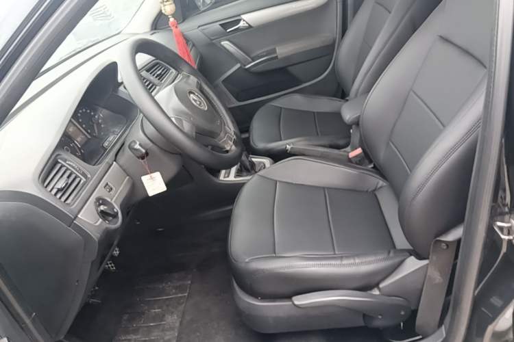 Used Volkswagen Lavida 2013 1.6L Manual Fashion Edition Left Front Seat