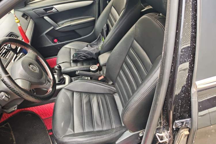 Used Volkswagen Lavida 2013 Revised Classic 1.6L Manual Fashion Edition Left Front Seat