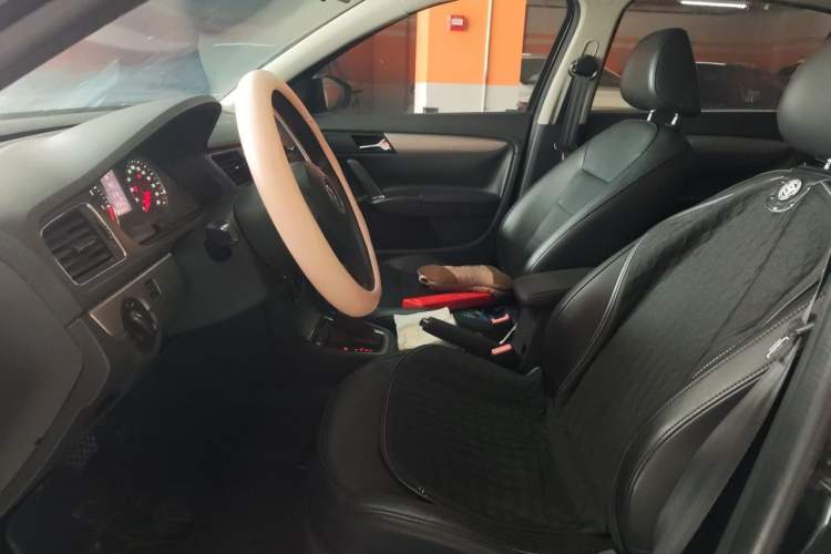 Used Volkswagen Lavida 2013 1.6L Automatic Comfort Edition Left Front Seat