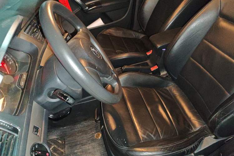 Used Volkswagen Lavida 2013 1.6L Automatic Comfort Edition Left Front Seat
