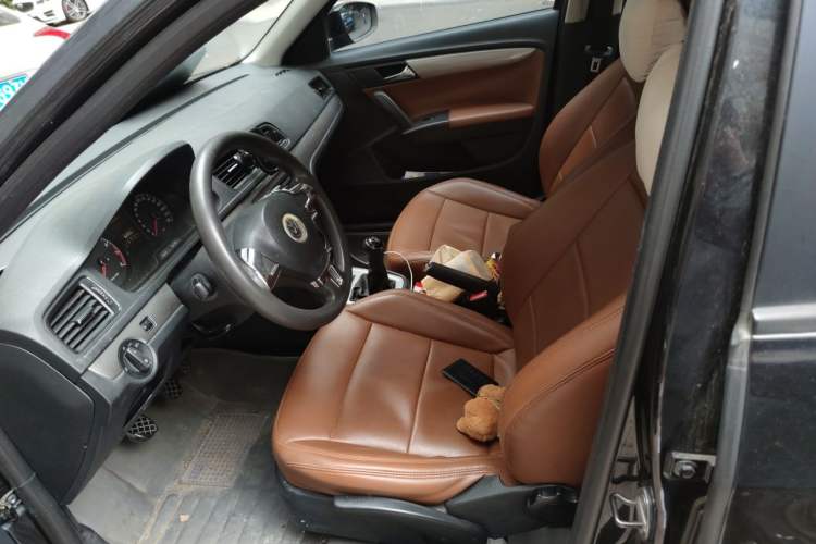 Used Volkswagen Lavida 2013 Revised Classic 1.6L Manual Fashion Edition Left Front Seat