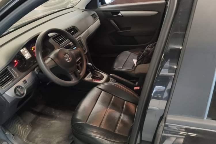 Used Volkswagen Lavida 2013 Revised Classic 1.6L Automatic Fashion Edition Left Front Seat