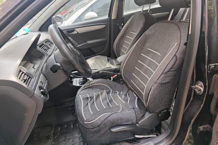 Used Volkswagen Lavida 2013 1.6L Manual Fashion Edition Left Front Seat