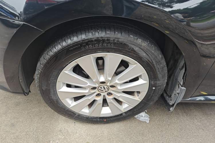 Used Volkswagen Lavida 2013 Restyled Classic 1.6L Automatic Comfort Edition Left Front Wheel Hub