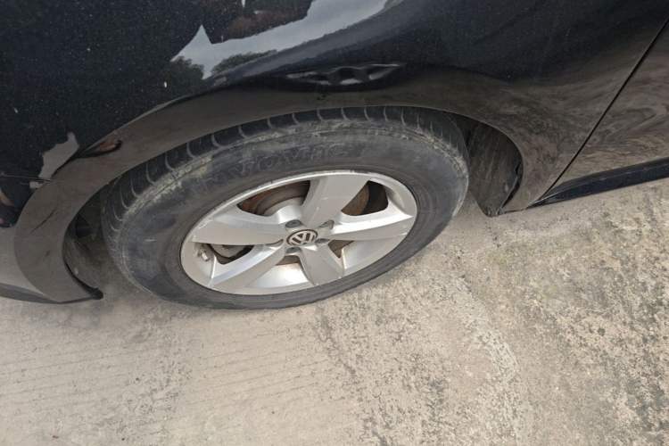 Used Volkswagen Lavida 2013 Revised Classic 1.6L Automatic Fashion Edition Left Front Wheel Hub