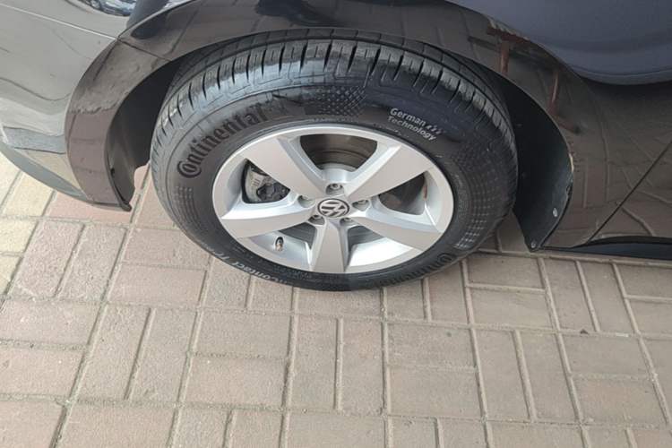 Used Volkswagen Lavida 2013 Revised Classic 1.6L Manual Fashion Edition Left Front Wheel Hub