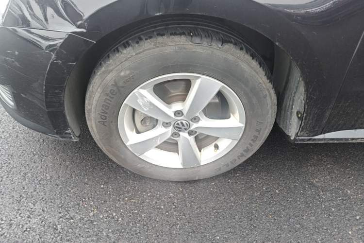 Used Volkswagen Lavida 2013 Revised Classic 1.6L Manual Fashion Edition Left Front Wheel Hub