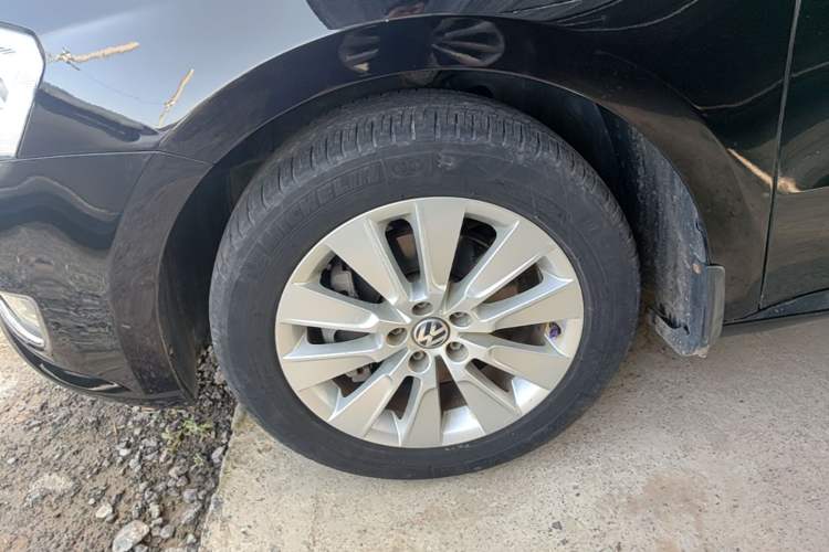 Used Volkswagen Lavida 2013 Revised Version 1.4 TSI DSG Comfort Edition Left Front Wheel Hub