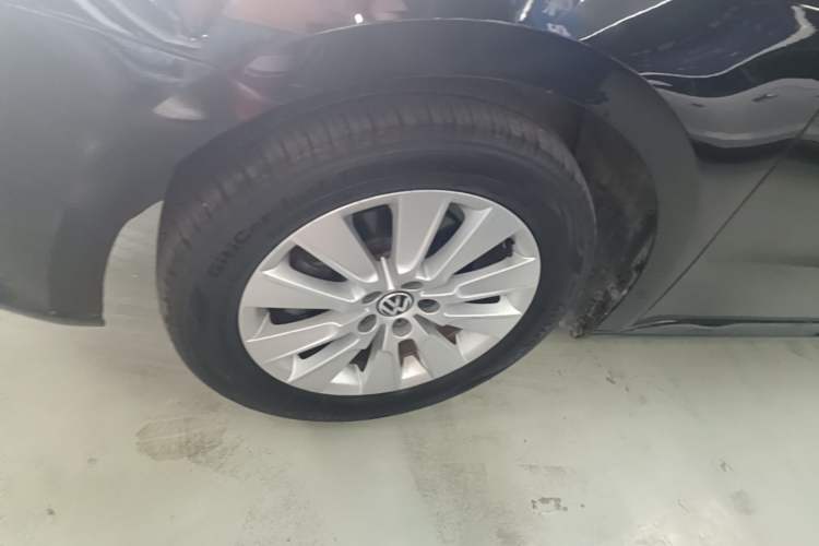 Used Volkswagen Lavida 2013 Restyled Classic 1.6L Automatic Comfort Edition Left Front Wheel Hub