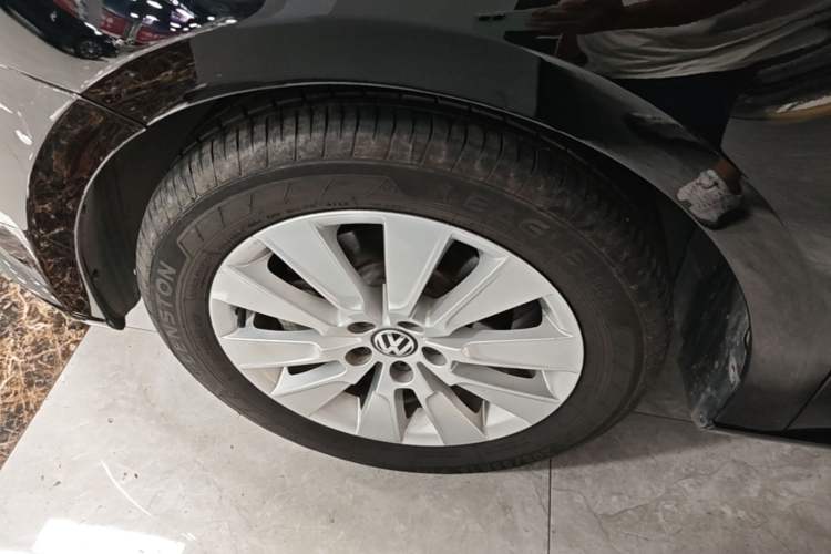 Used Volkswagen Lavida 2013 Restyled Classic 1.6L Automatic Comfort Edition Left Front Wheel Hub