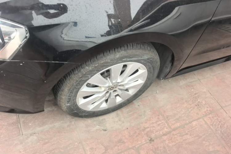 Used Volkswagen Lavida 2013 Restyled Classic 1.6L Automatic Comfort Edition Left Front Wheel Hub