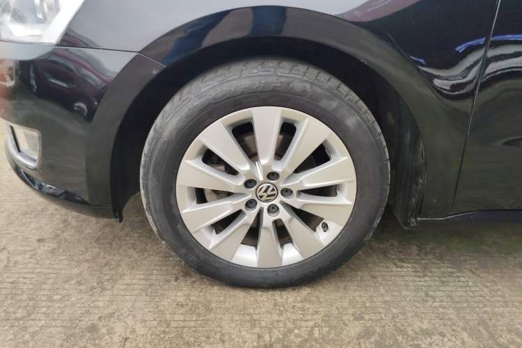 Used Volkswagen Lavida 2013 Restyled Classic 1.6L Automatic Comfort Edition Left Front Wheel Hub