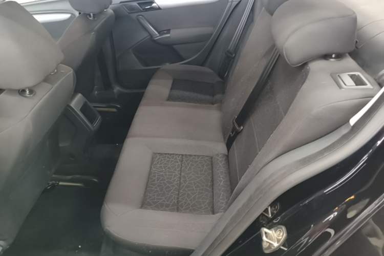 Used Volkswagen Lavida 2013 Revised Classic 1.6L Manual Fashion Edition Left Rear Seat