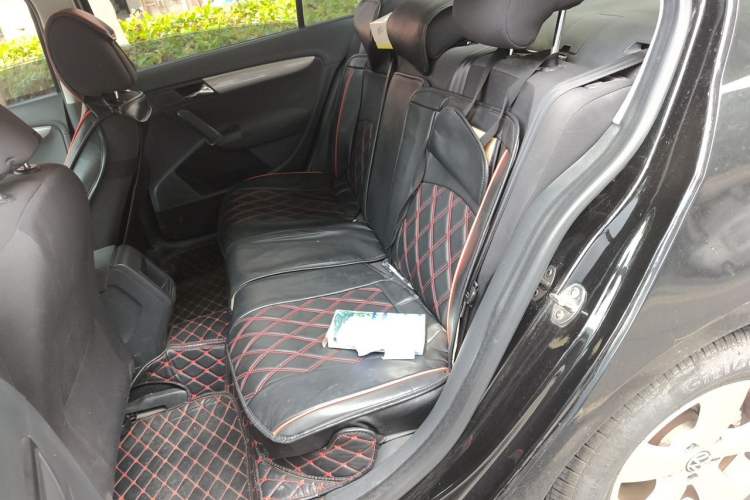 Used Volkswagen Lavida 2013 Revised Classic 1.6L Manual Fashion Edition Left Rear Seat