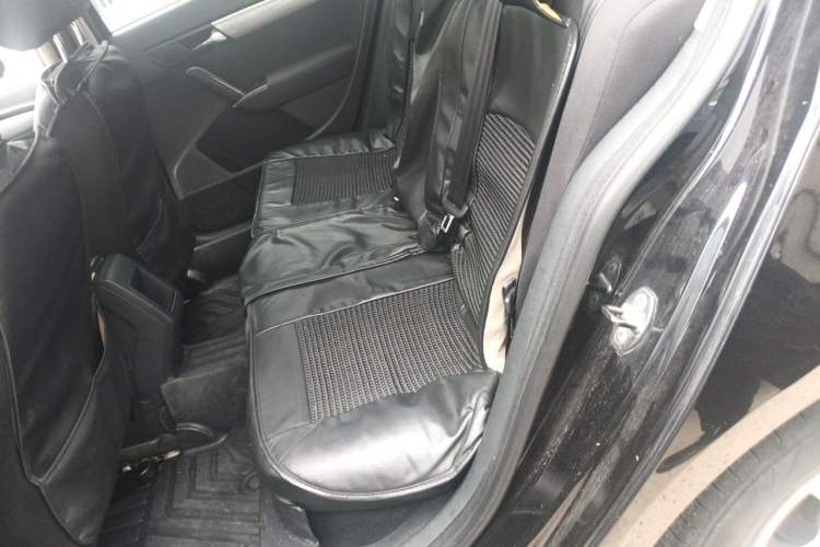 Used Volkswagen Lavida 2013 Revised Classic 1.6L Manual Fashion Edition Left Rear Seat