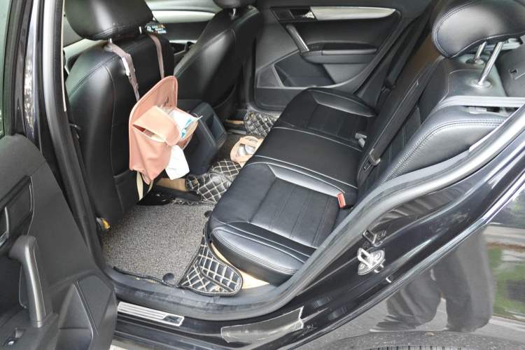 Used Volkswagen Lavida 2013 Revised Classic 1.6L Manual Fashion Edition Left Rear Seat