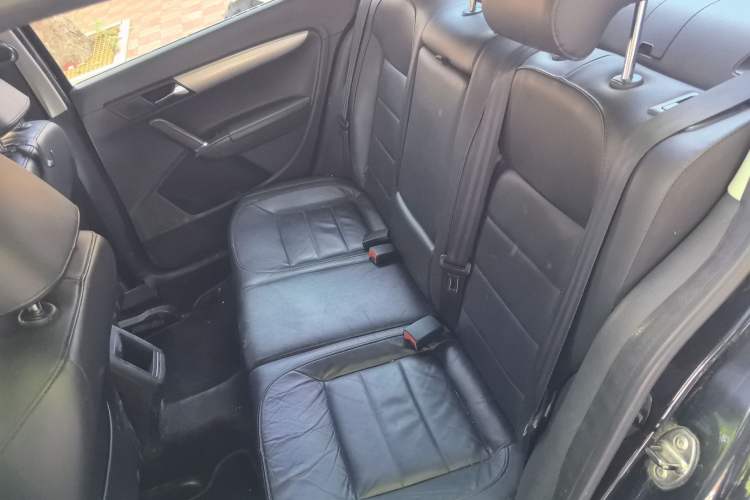 Used Volkswagen Lavida 2013 Revised Version 1.4 TSI DSG Comfort Edition Left Rear Seat