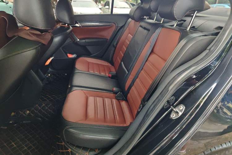 Used Volkswagen Lavida 2013 Revised Version 1.4 TSI DSG Luxury Edition Left Rear Seat
